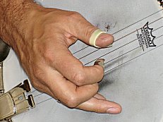 Die Fingerpicks des Banjo